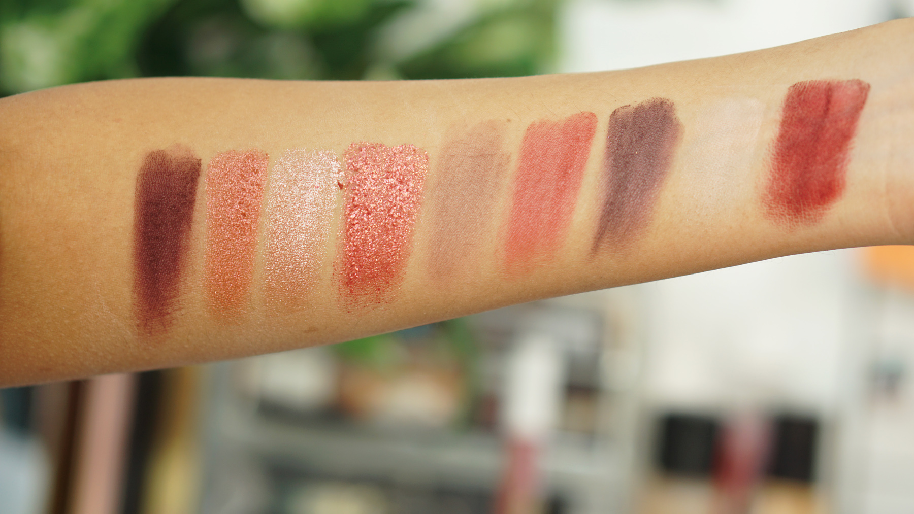 Huda Beauty mauve obsessions swatches